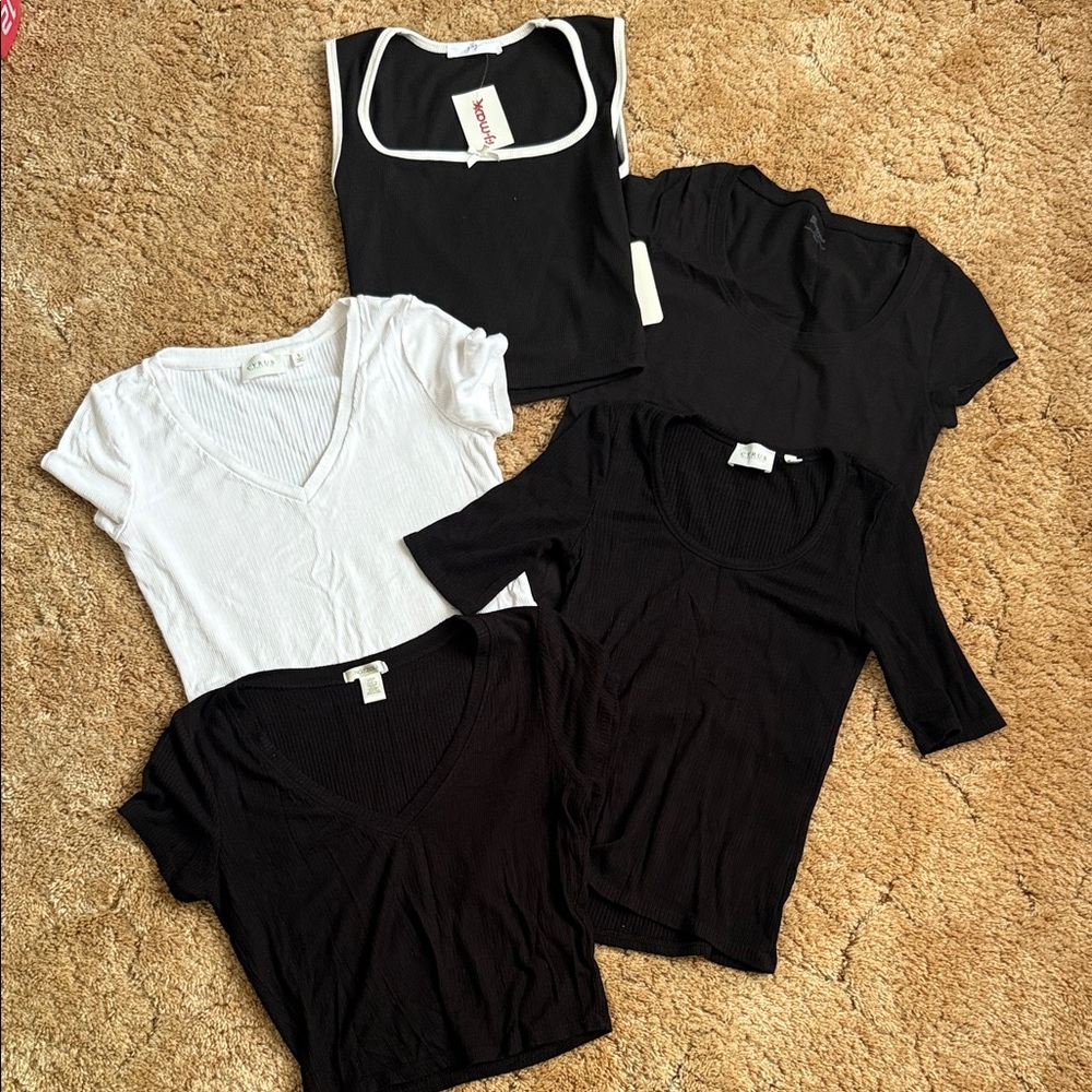 Women's Black and White Tops Set